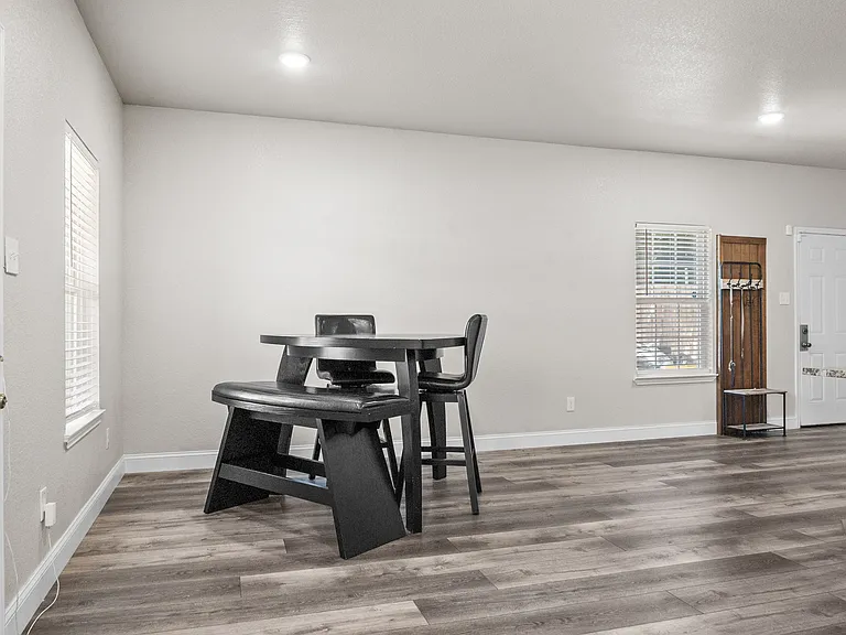 850 E Harvey Ave — Photo 8