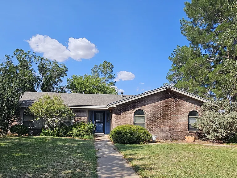 2402 Emerson Ct — Photo 1