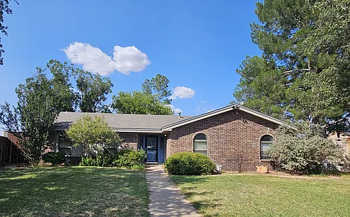 2402 Emerson Ct Photo 1