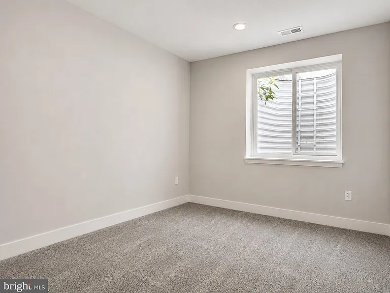 2906 Justin Dr — Photo 16