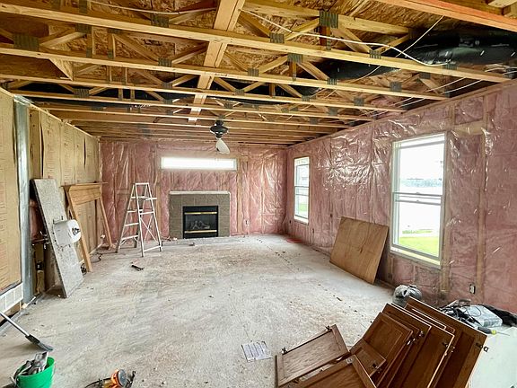 4th image of 1524 Plowington Dr