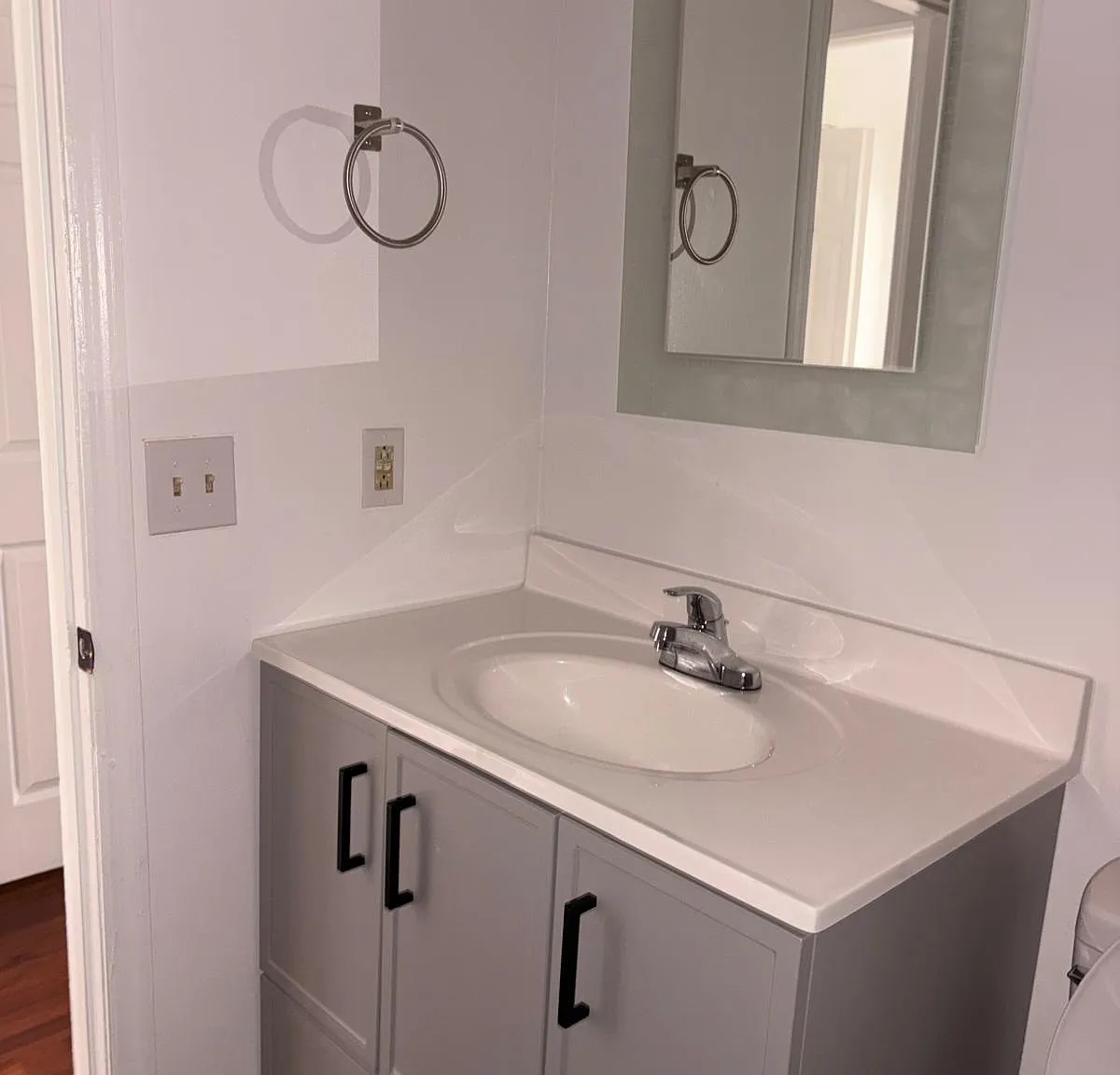 2 bed, 998 sqft, $1,350 — Photo 1