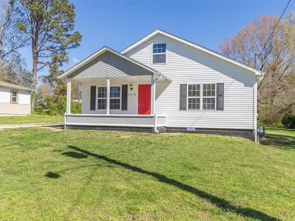 1319 Peggy Ln, Poplar Bluff, MO 63901
