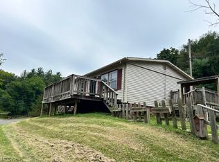 508 Deersville Ave, Uhrichsville, OH 44683