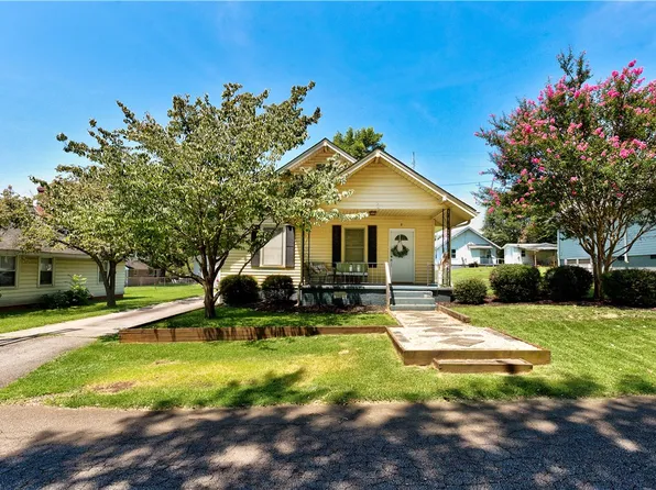 7 Hedgepath St, Liberty, SC 29657