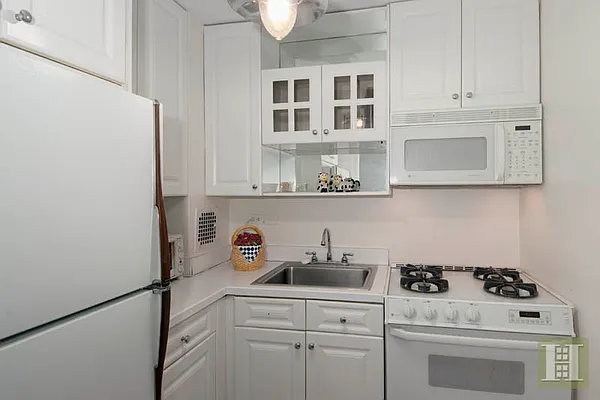 Sold by Halstead Real Estate | media 8