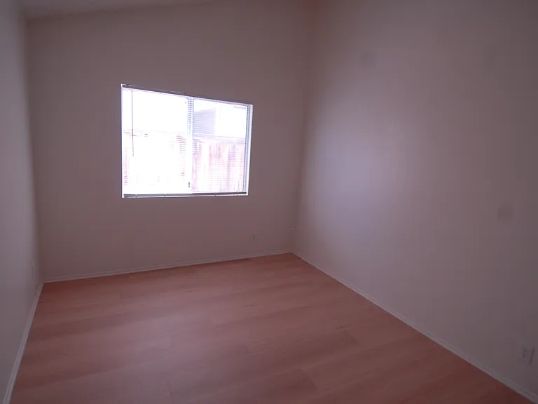 39440 Avignon Ln — Photo 15