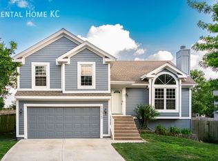 17515 W 111th Ct, Olathe, KS 66061