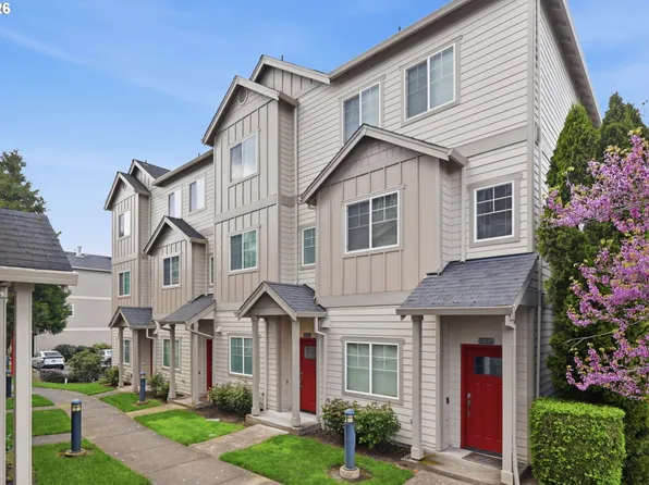 10308 SW Hollyridge Ln, Beaverton, OR 97005