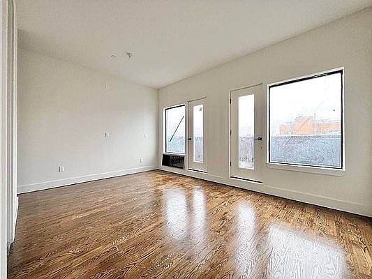 5th image of 321 Woodbine St #4A