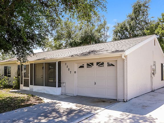 3rd image of 3507 Montclair Cir