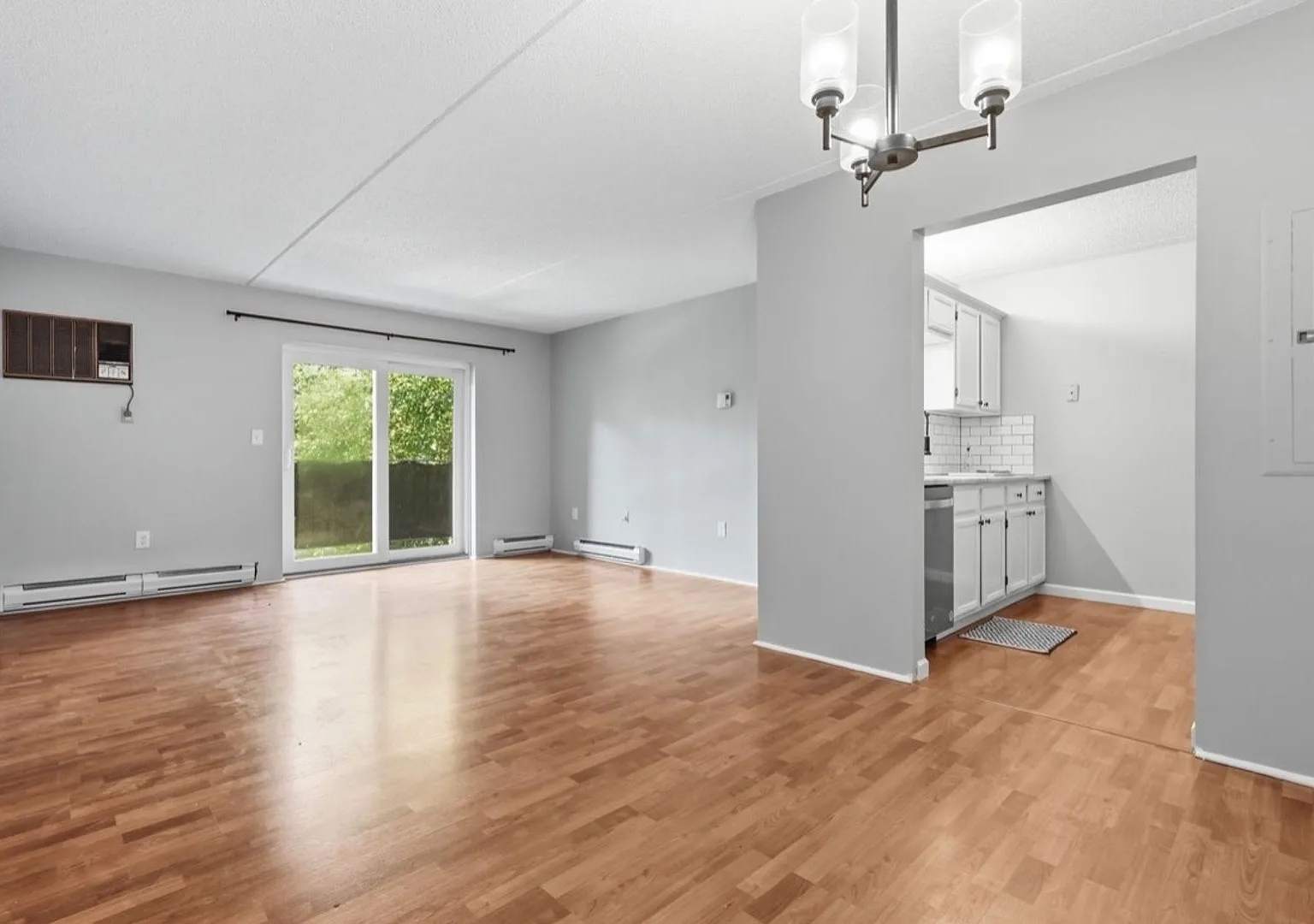 Condo-Holyoke — Photo 3
