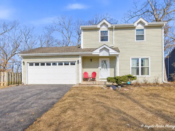 742 Dartmouth Dr, Island Lake, IL 60042