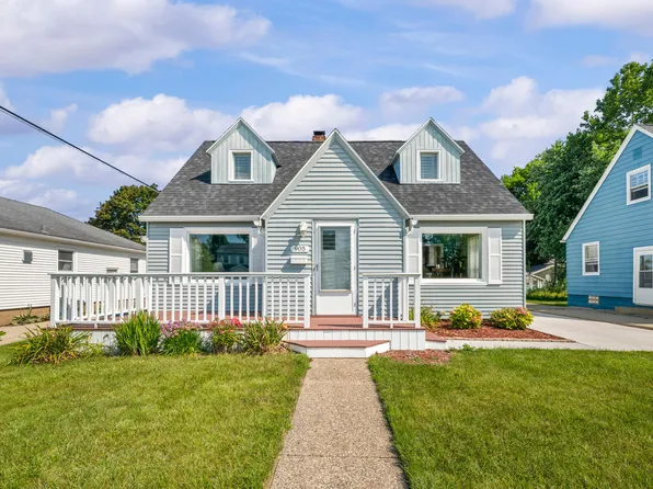 905 Napier Ave, Saint Joseph, MI 49085