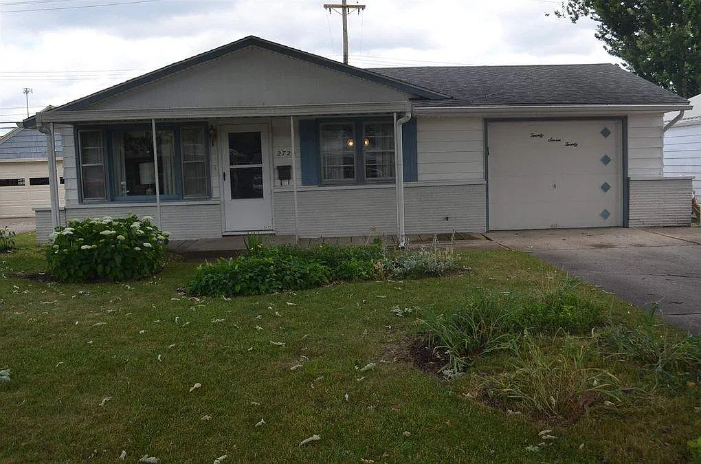 2720 Cambridge Blvd — Photo 1