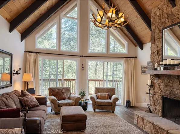 27334 Pinewood Dr, Lake Arrowhead, CA 92352