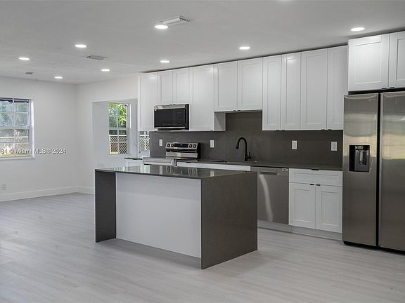4th image of 2698 NW 35th Ter