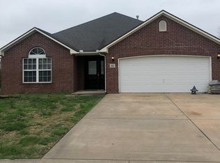 404 N Willow St, Gentry, AR 72734