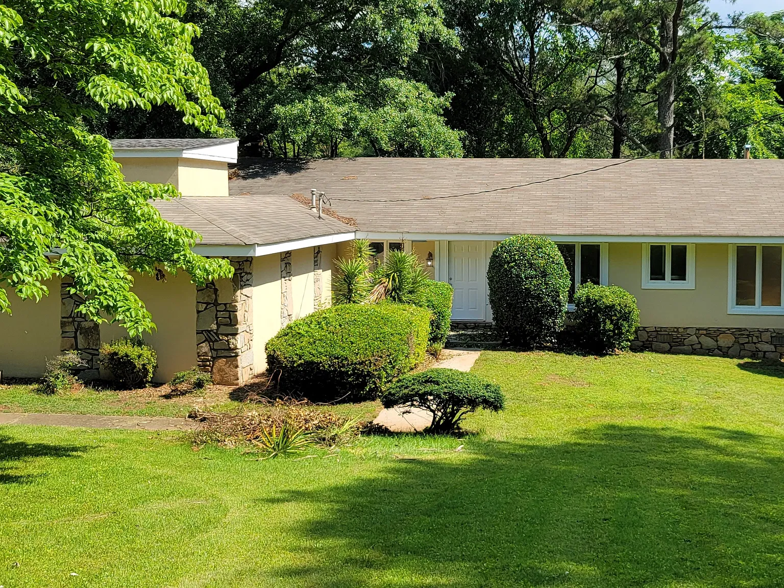 4 bed, $2,650 — Photo 1