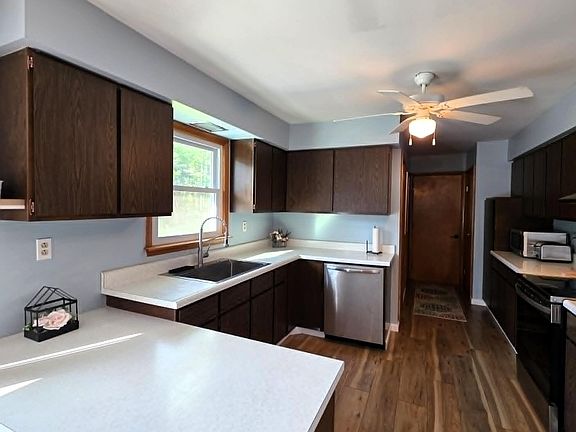 3rd image of 2694 Werth Rd