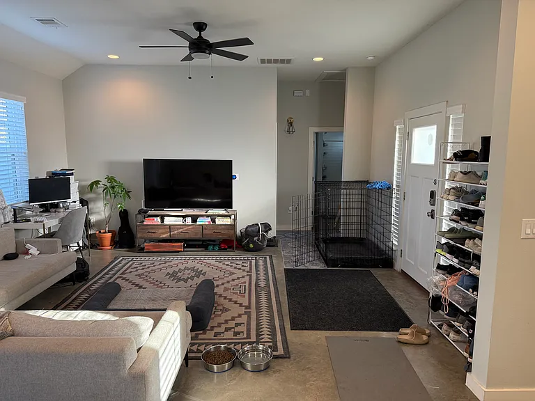 2700 Francisco St #B — Photo 8
