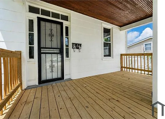 3 bed, 1300 sqft, $2,900 — Photo 3