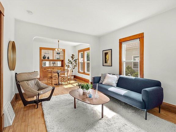 3rd image of 3637 33rd Ave S