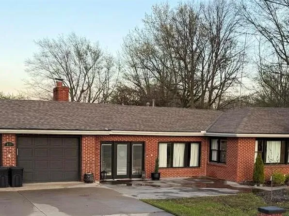 411 S Hillcrest Dr, Maysville, MO 64469