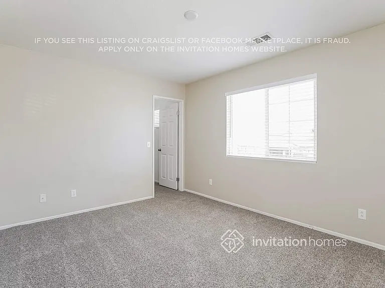 1529 Granville Way — Photo 13