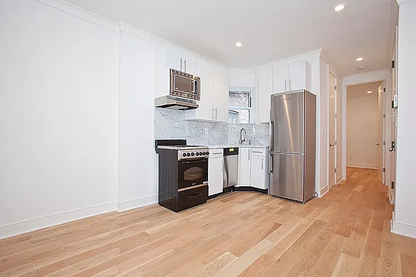 Rented by Bold New York | media 83