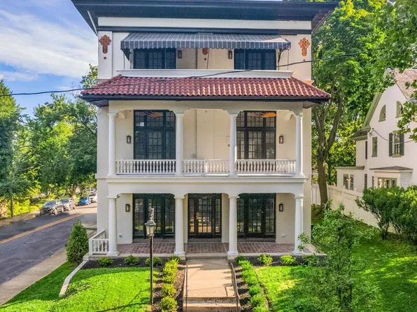 2300 W 17th St APT 6, Wilmington, DE 19806