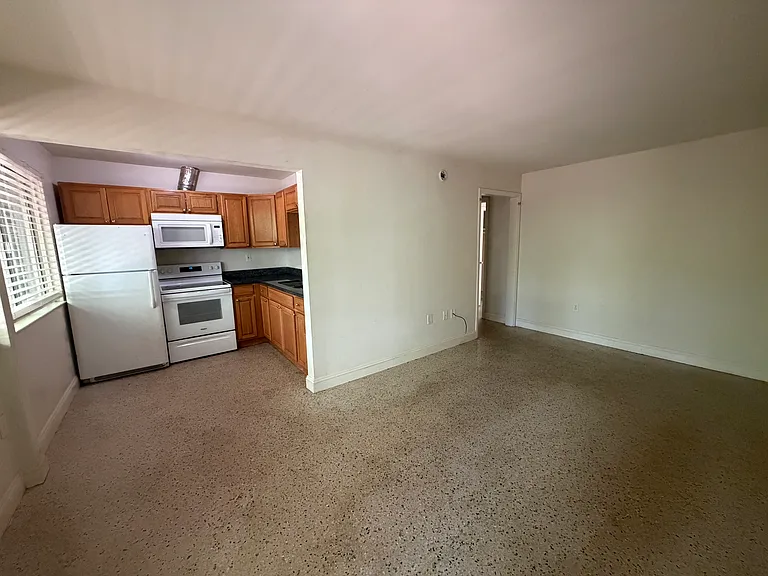 3001 NW 14th St #3 — Photo 14