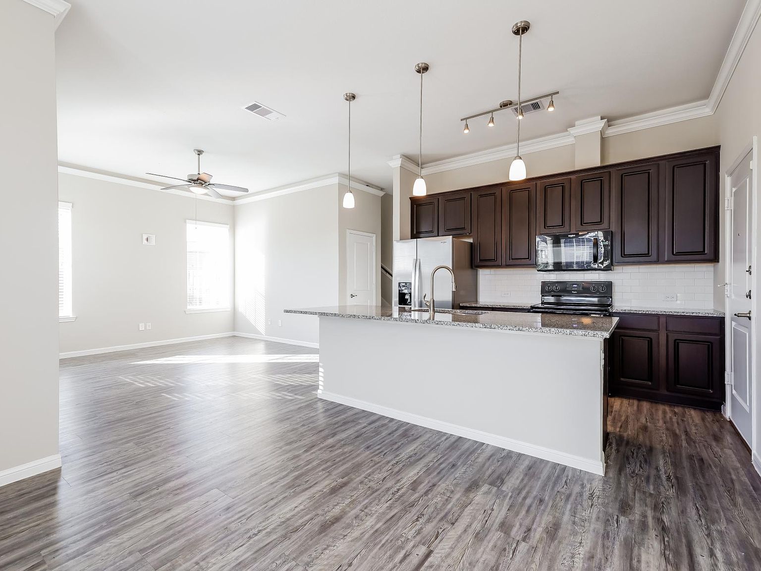 3206 Youngs Meadow Ln, League City, TX 77539 | Zillow