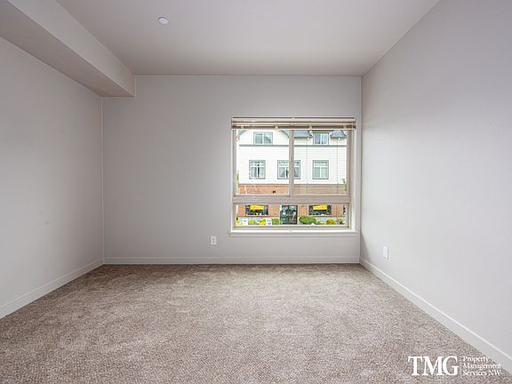 4th image of 1650 NE Market Dr #213