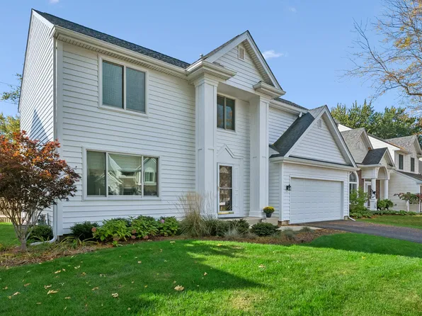 290 Rock Hall Ct, Grayslake, IL 60030