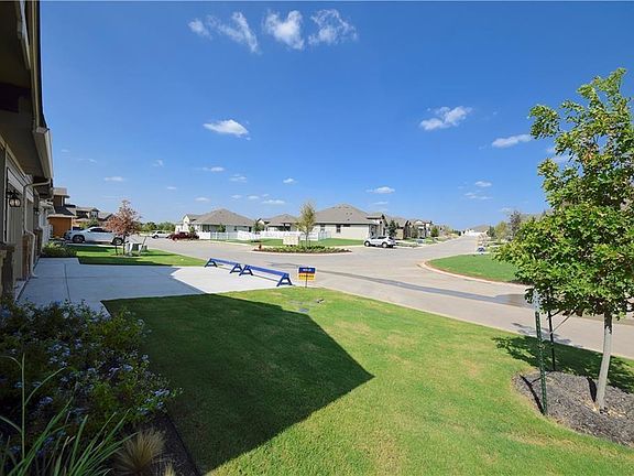 3rd image of 1701 Logan Dr Unit 36