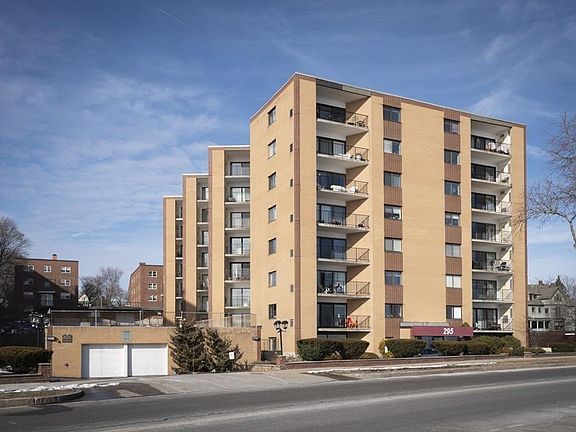 4th image of 295 Lynn Shore Dr APT 107