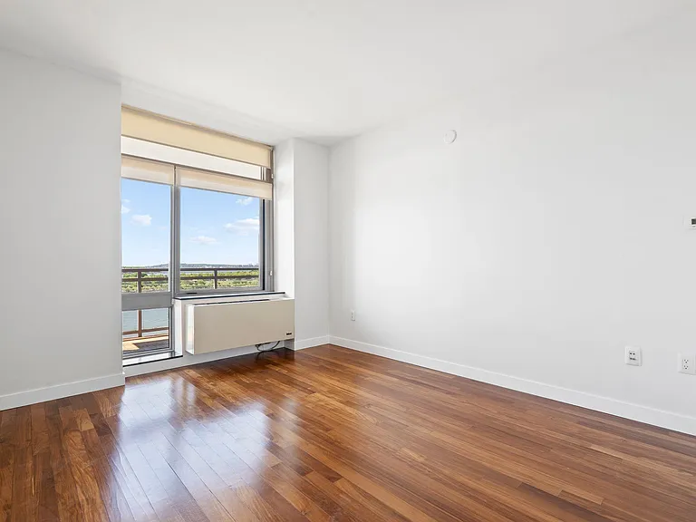 25 Hudson St #805 — Photo 14