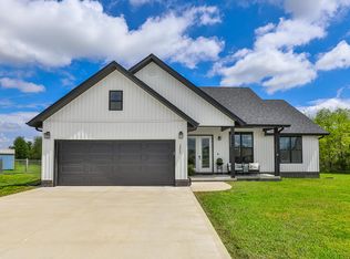 2460 S Durango Dr, Bolivar, MO 65613