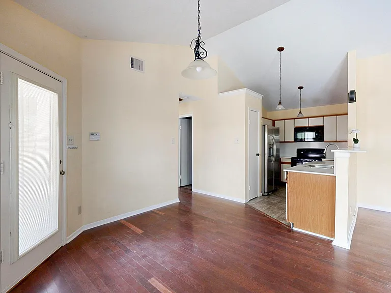 936 Sugarberry Dr — Photo 14