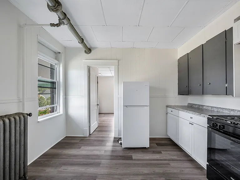 63 N Main St — Photo 12