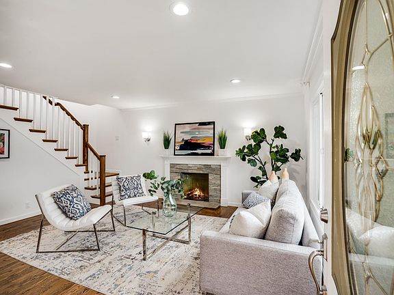 5th image of 224 Forest View Dr