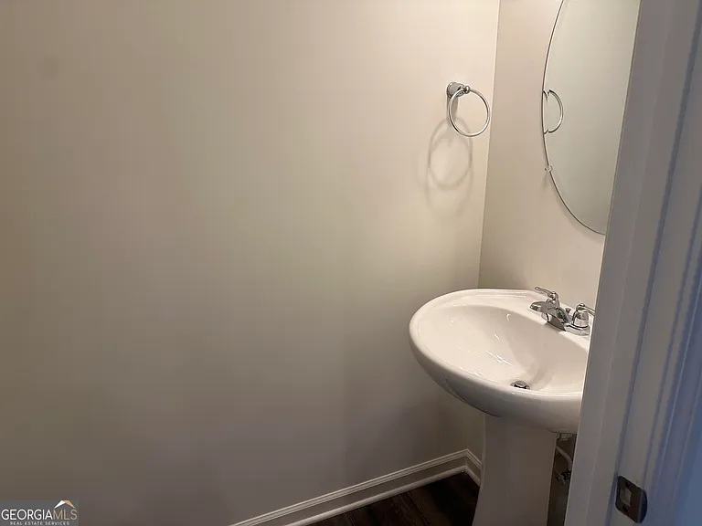 1070 Paddington Dr — Photo 7