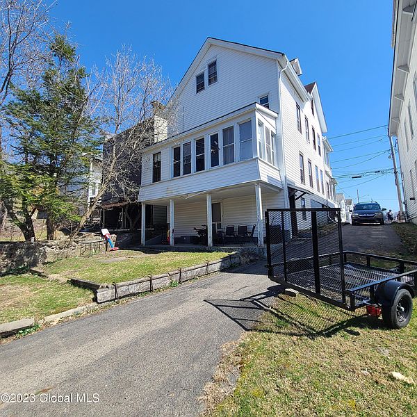 4th image of 34 Glen Avenue
