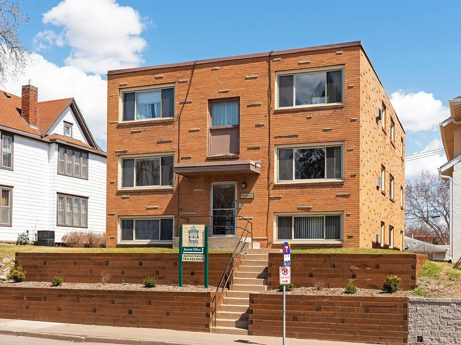 1811 Johnson Street NE — Photo 1