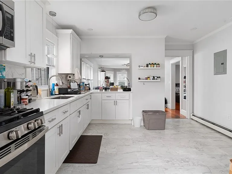 21 Waverly St #1 — Photo 7