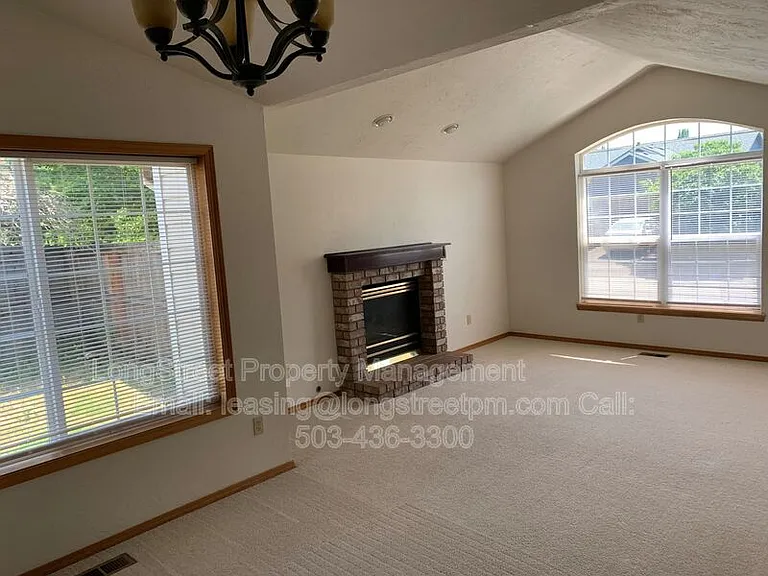 3044 NE Glacier Way — Photo 11