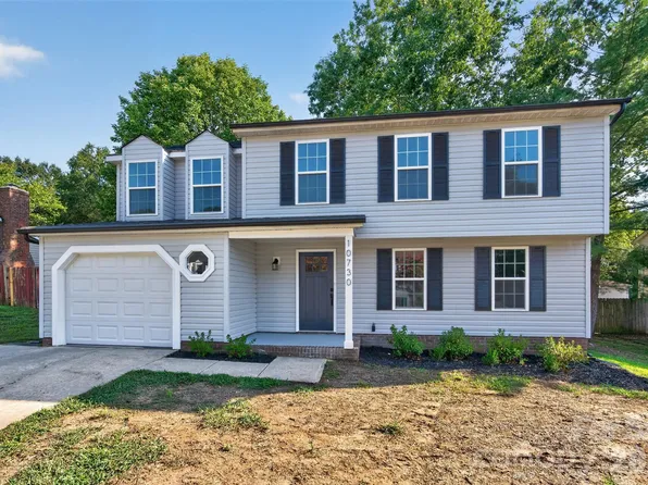 10730 Downpatrick Pl, Charlotte, NC 28262