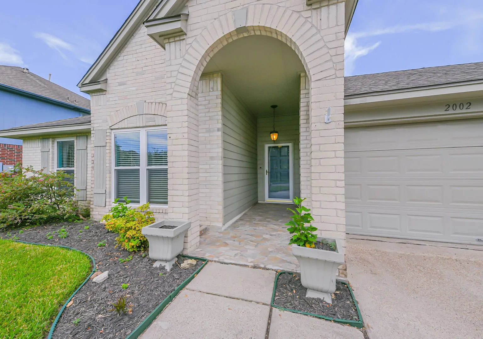 Gorgeous updated 3 BR in Brittany Bay! — Photo 4