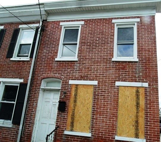 1st image of 1134 Elm St